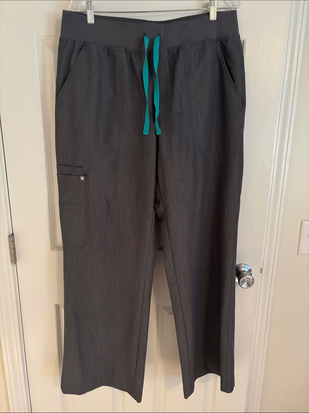 Figs women’s Isabel scrub pants